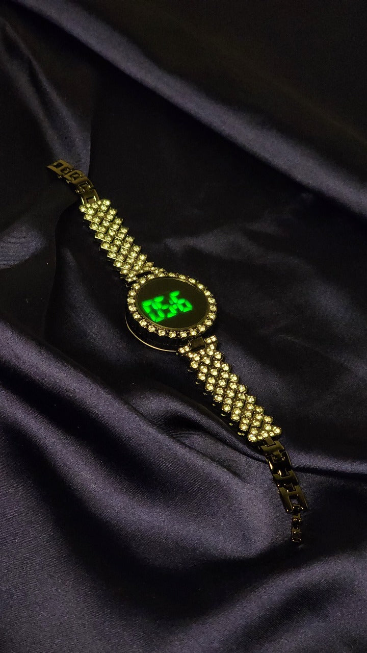 Luxury Diamond Studded Bracelet Watches – Gold Elegant Ladies Collection